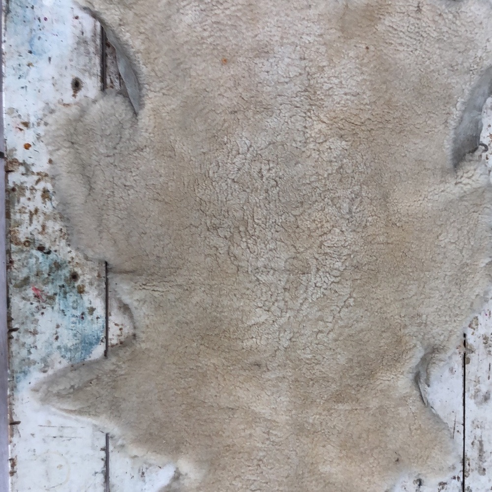 Natural Sheepskin Rug - Picture 3 of 4